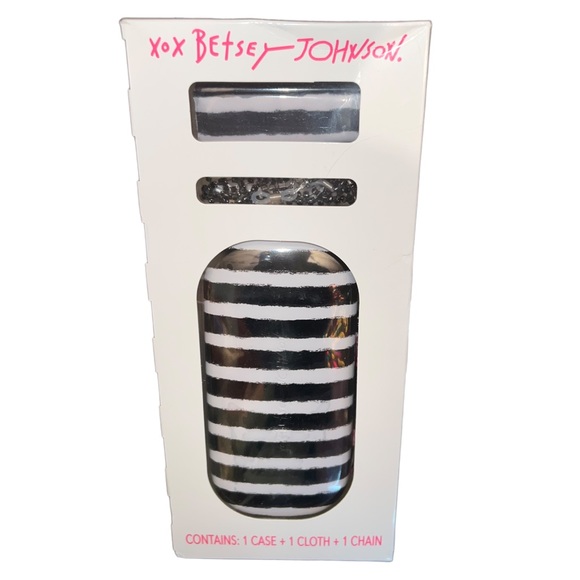 Betsey Johnson Accessories - Betsey Johnson Sunglasses Case with Chain